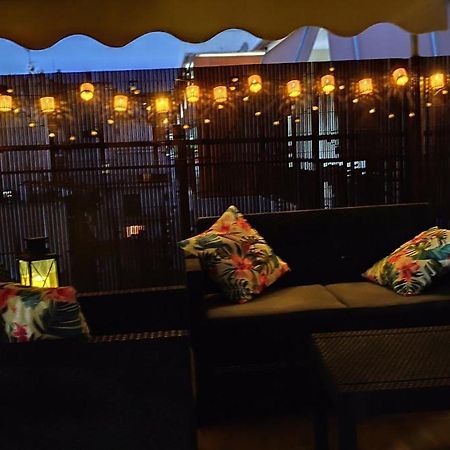 Central Apartment Near The Beach With Huge Private Terrace لوتراكي المظهر الخارجي الصورة