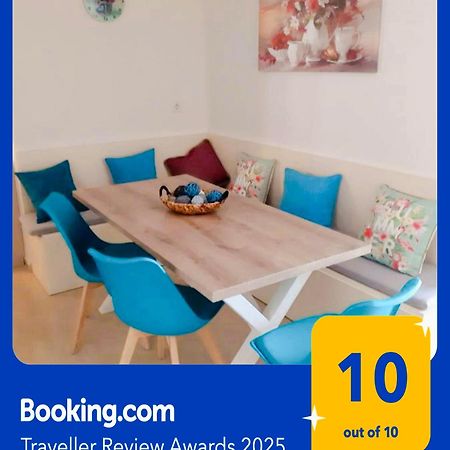 Central Apartment Near The Beach With Huge Private Terrace لوتراكي المظهر الخارجي الصورة