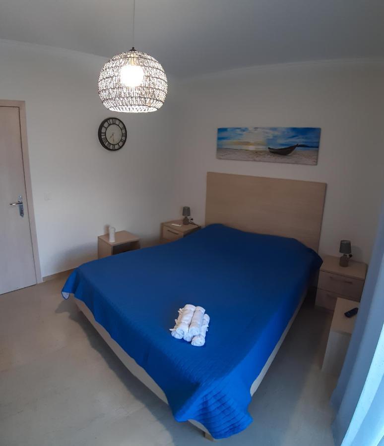 Central Apartment Near The Beach With Huge Private Terrace لوتراكي المظهر الخارجي الصورة