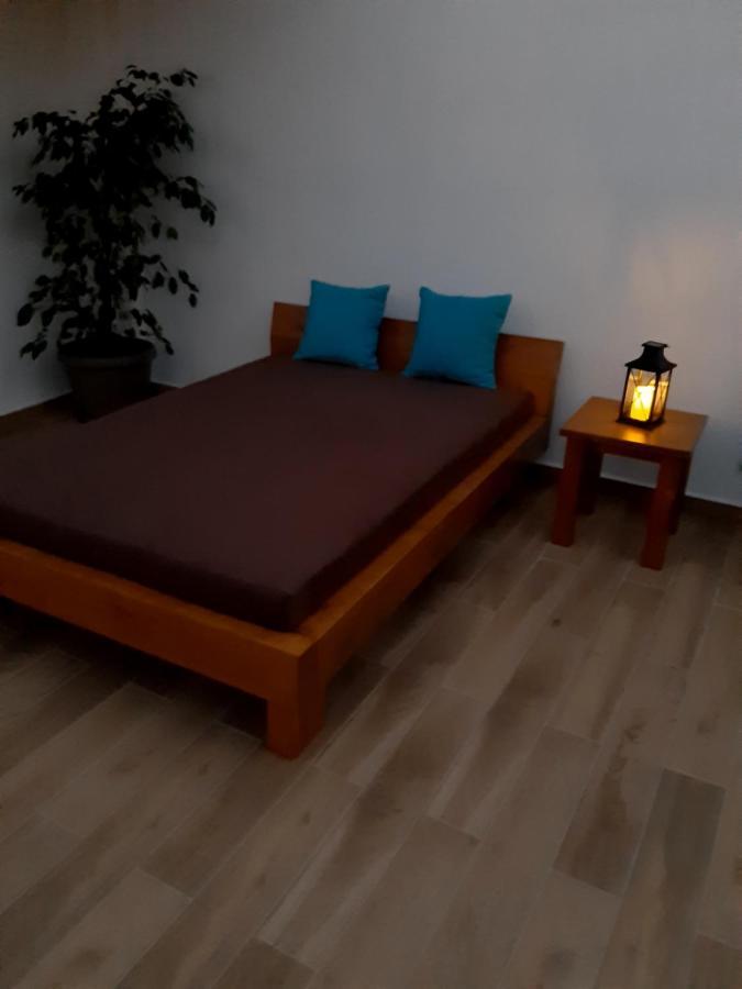 Central Apartment Near The Beach With Huge Private Terrace لوتراكي المظهر الخارجي الصورة