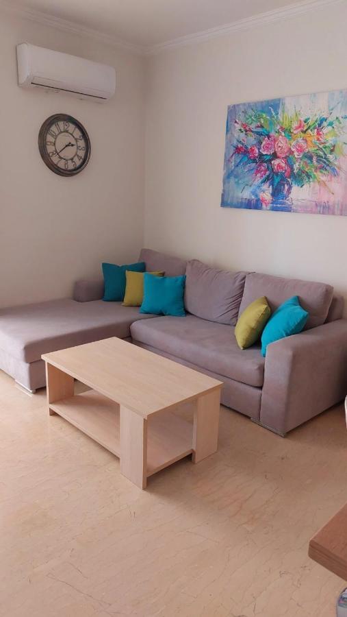 Central Apartment Near The Beach With Huge Private Terrace لوتراكي المظهر الخارجي الصورة